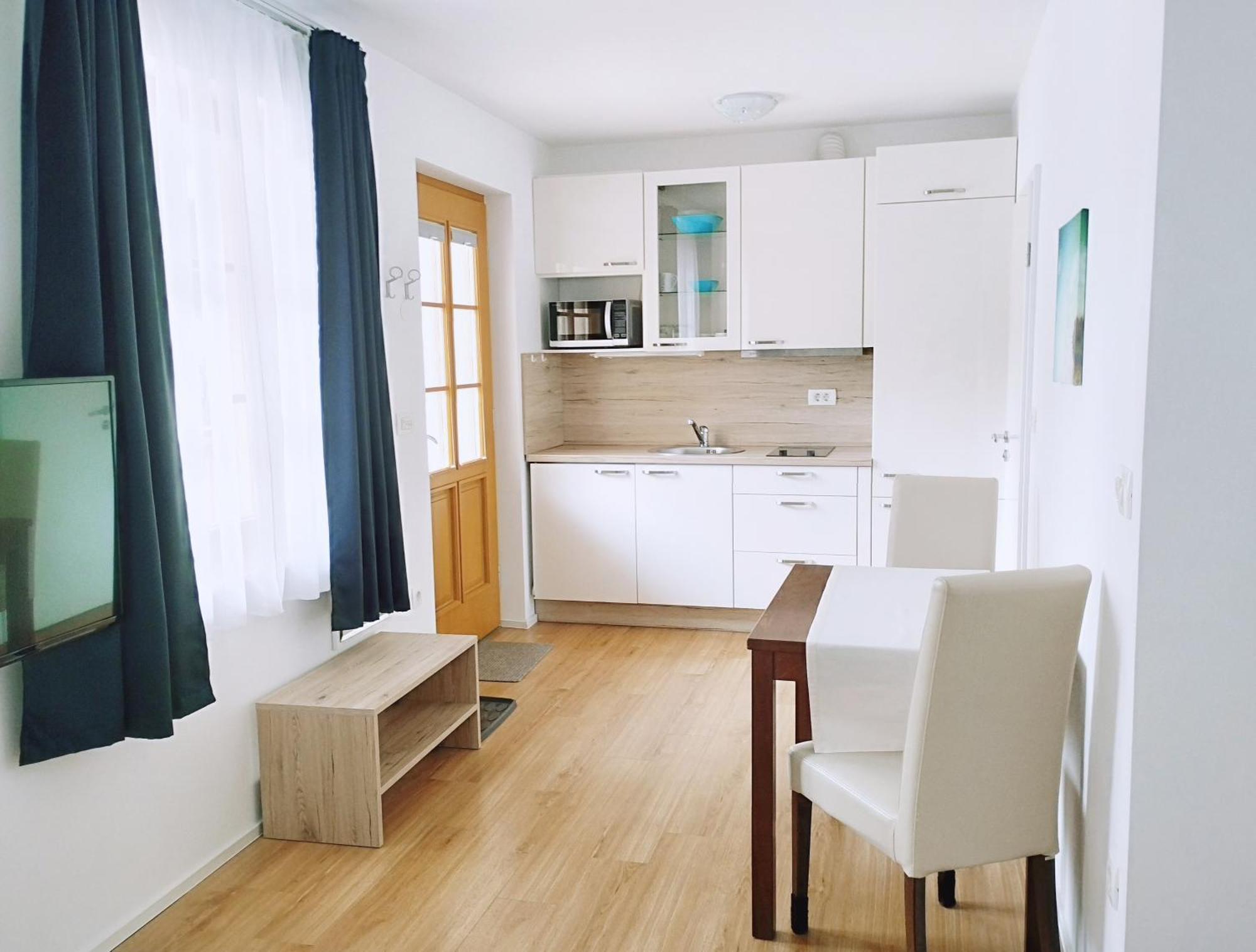 Apartments Wallas โบเว็ก ภายนอก รูปภาพ