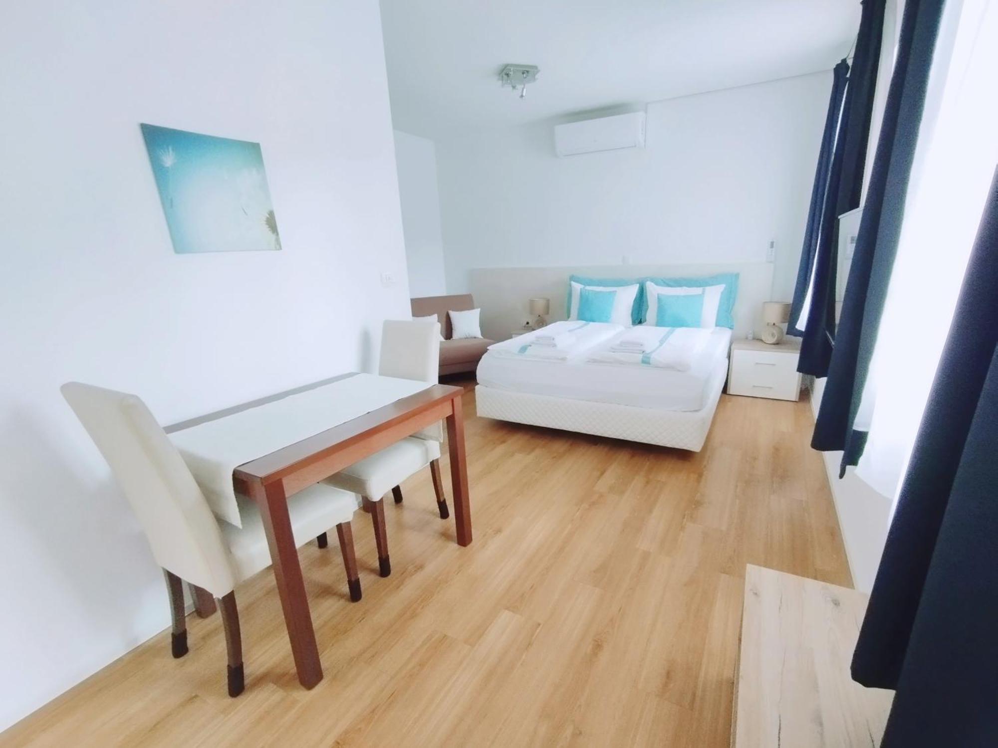 Apartments Wallas โบเว็ก ภายนอก รูปภาพ