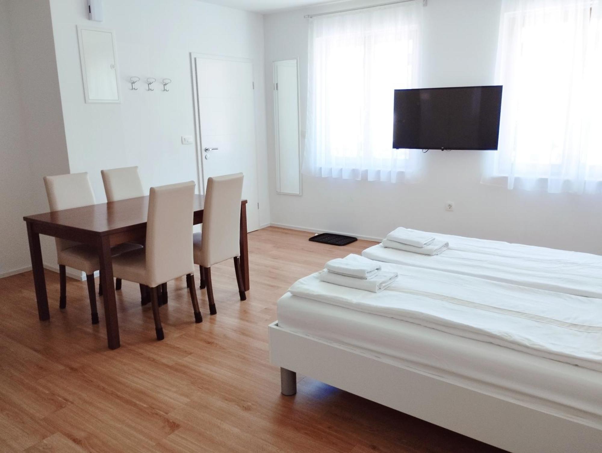 Apartments Wallas โบเว็ก ภายนอก รูปภาพ