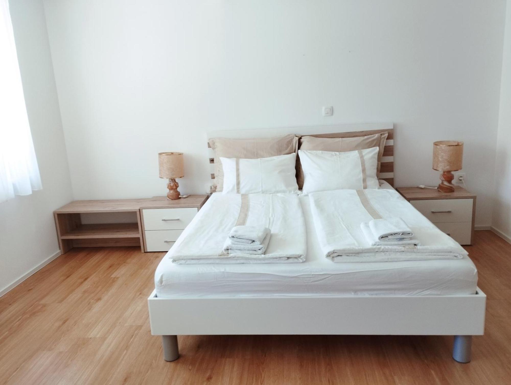 Apartments Wallas โบเว็ก ภายนอก รูปภาพ