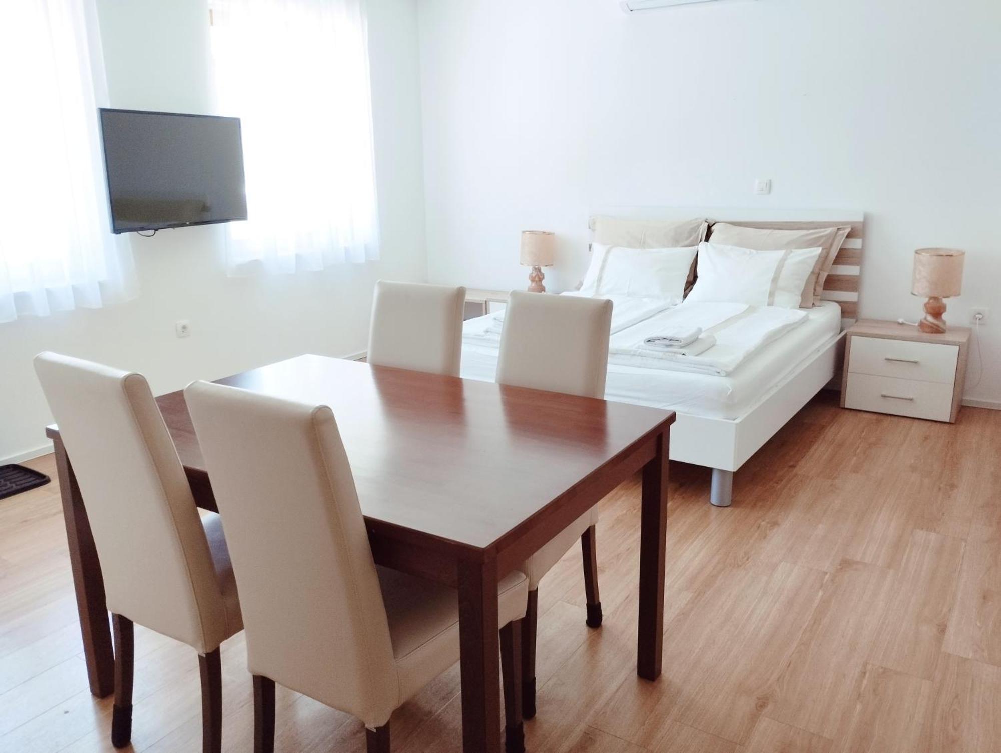 Apartments Wallas โบเว็ก ภายนอก รูปภาพ